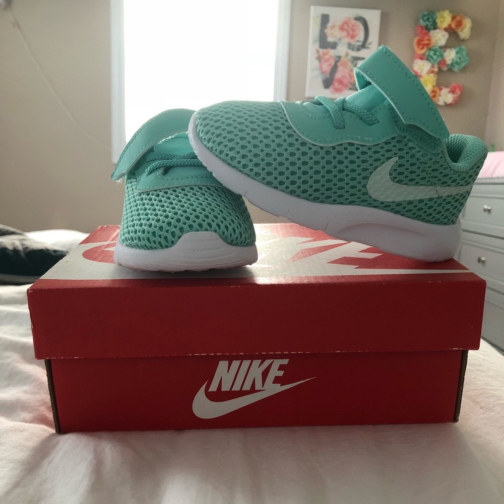Brand new toddler Nike’s!